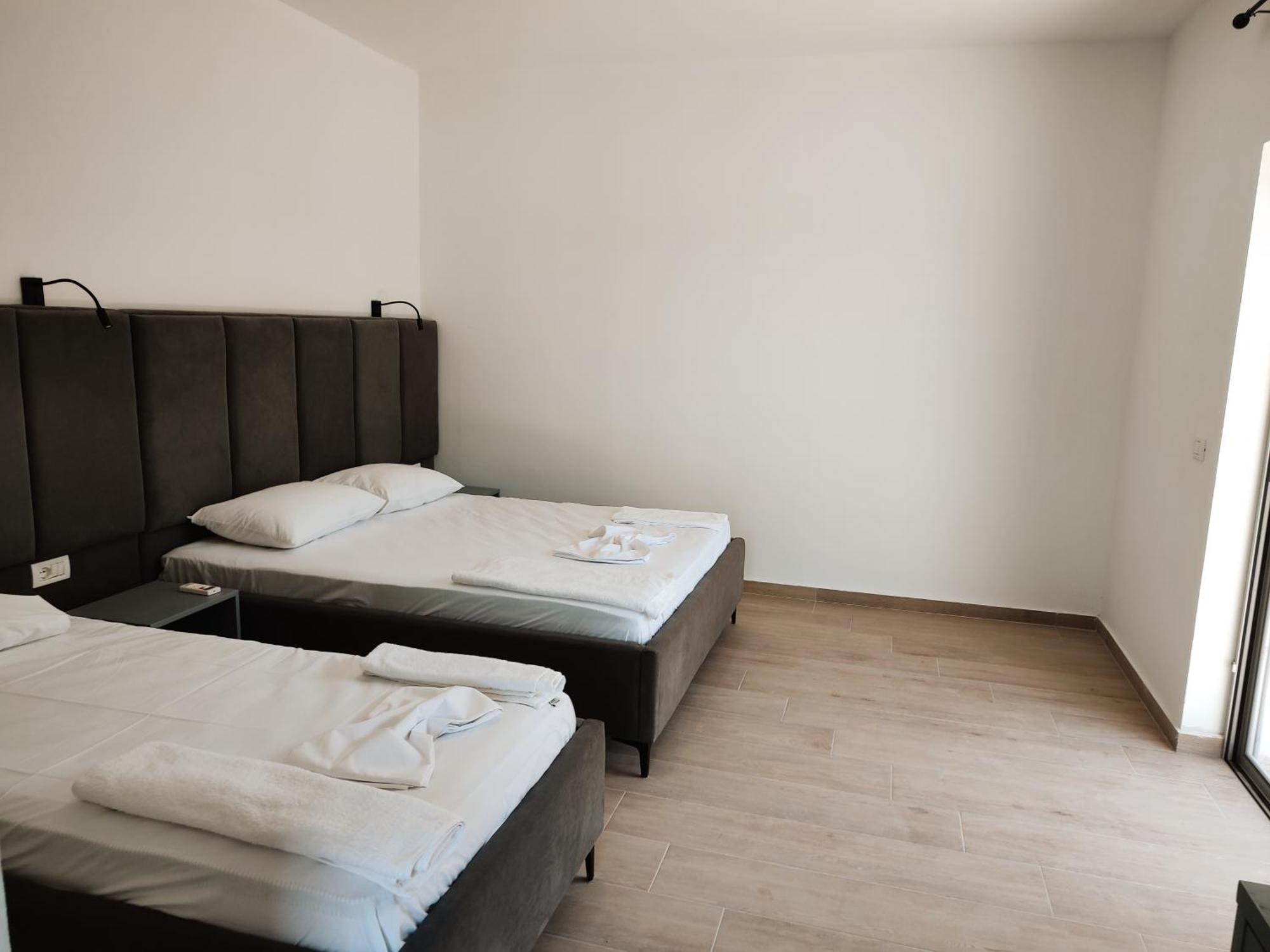 Petros Rooms Himarë Chambre photo